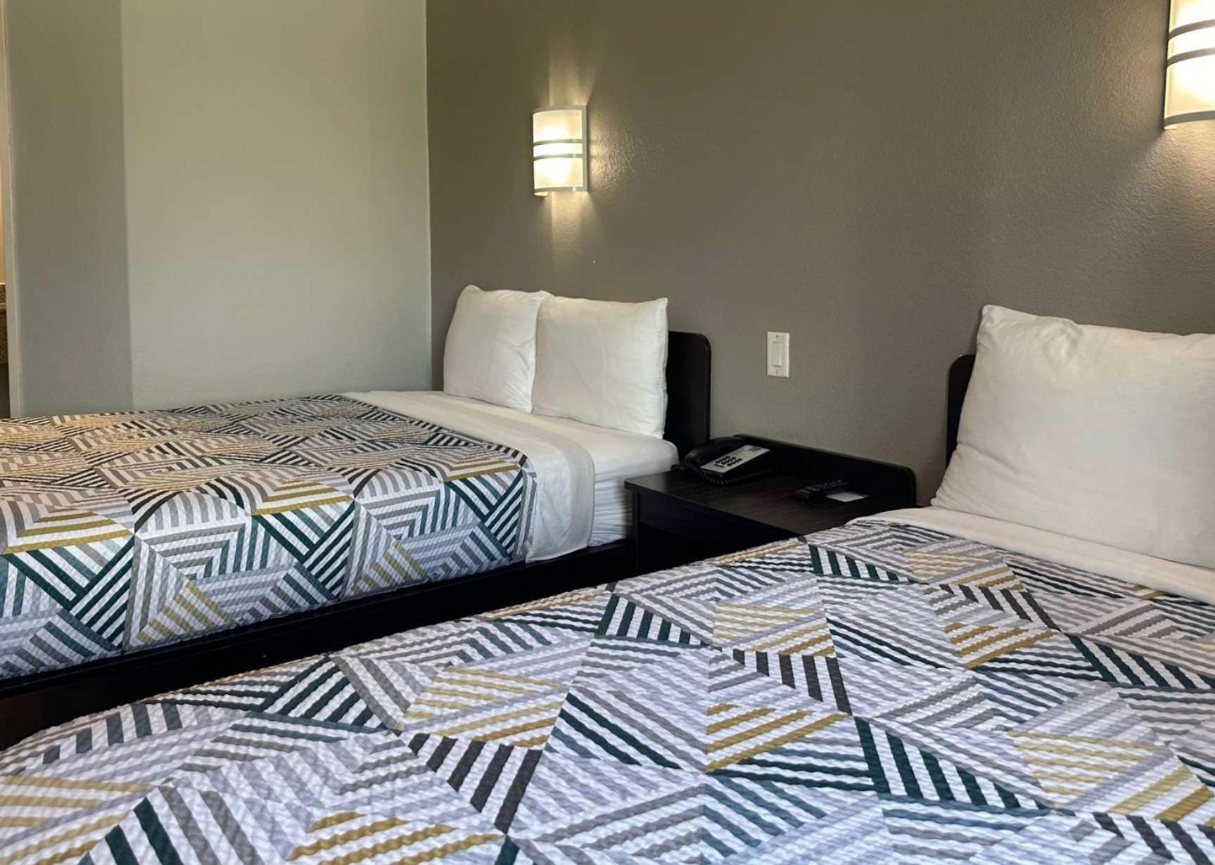 6-mission, Tx Hotel